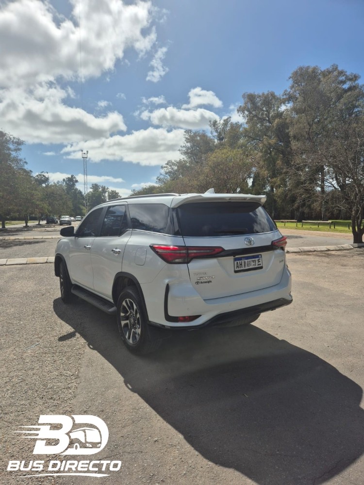 Toyota HILUX SW4 5P 2,8 Diesel Srx 4X4 6AT 7a Har 2025 — foto 2